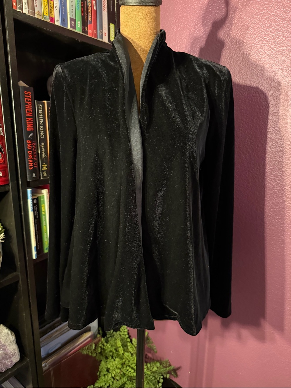 Cachet vtg Black Velvet Open-Front Jacket- stand short collar- vampire goth